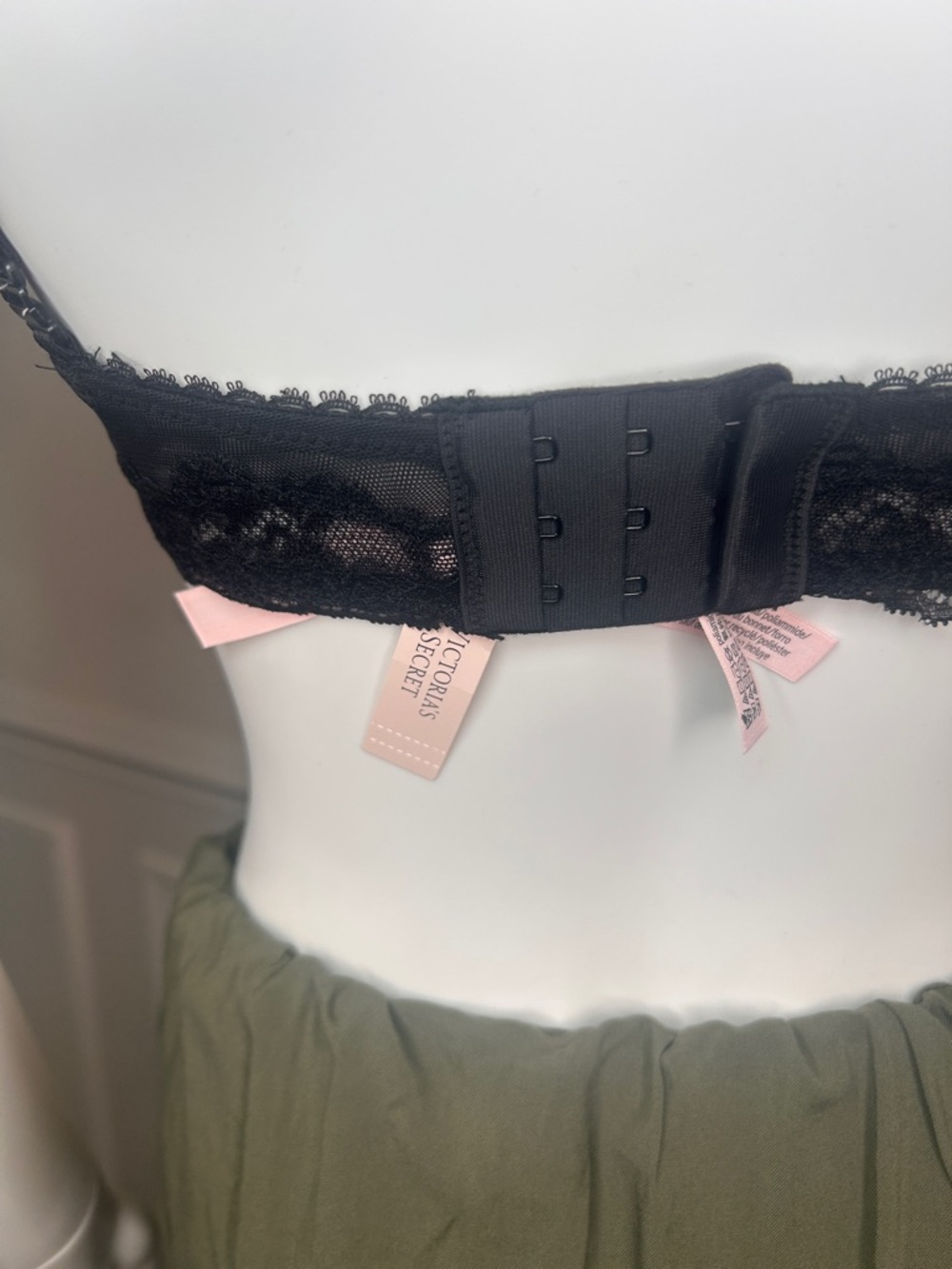 Victoria’s Secret Lined Demi Polka Dot Bra 32B, Black - Picture 7 of 9